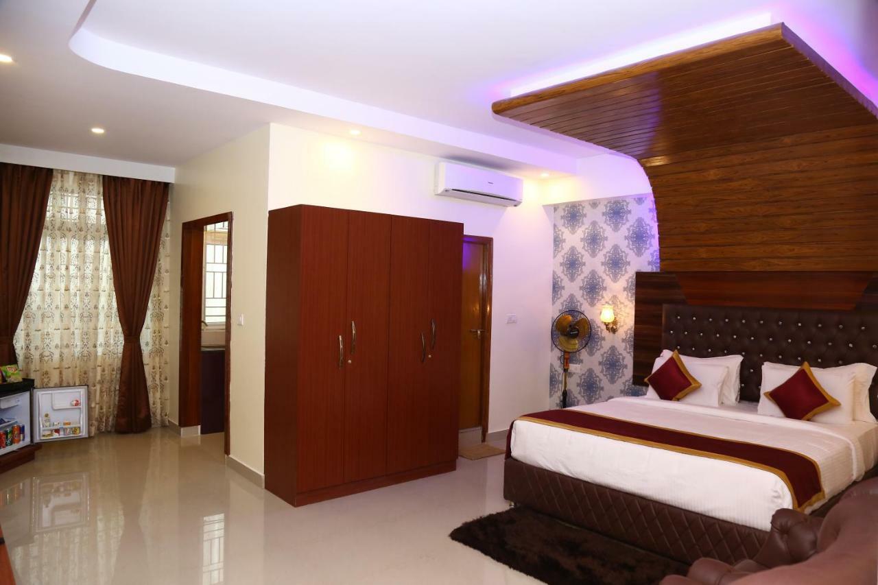 Hotel The Prince Royal Bangalore Eksteriør billede